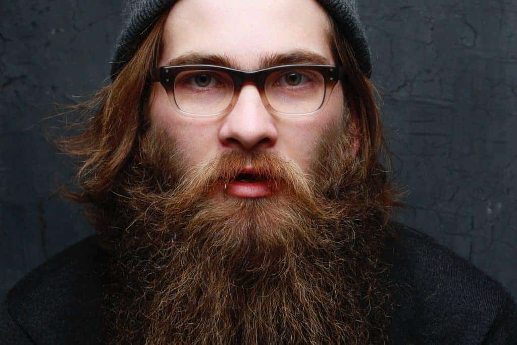 Hipster mit langem Bart